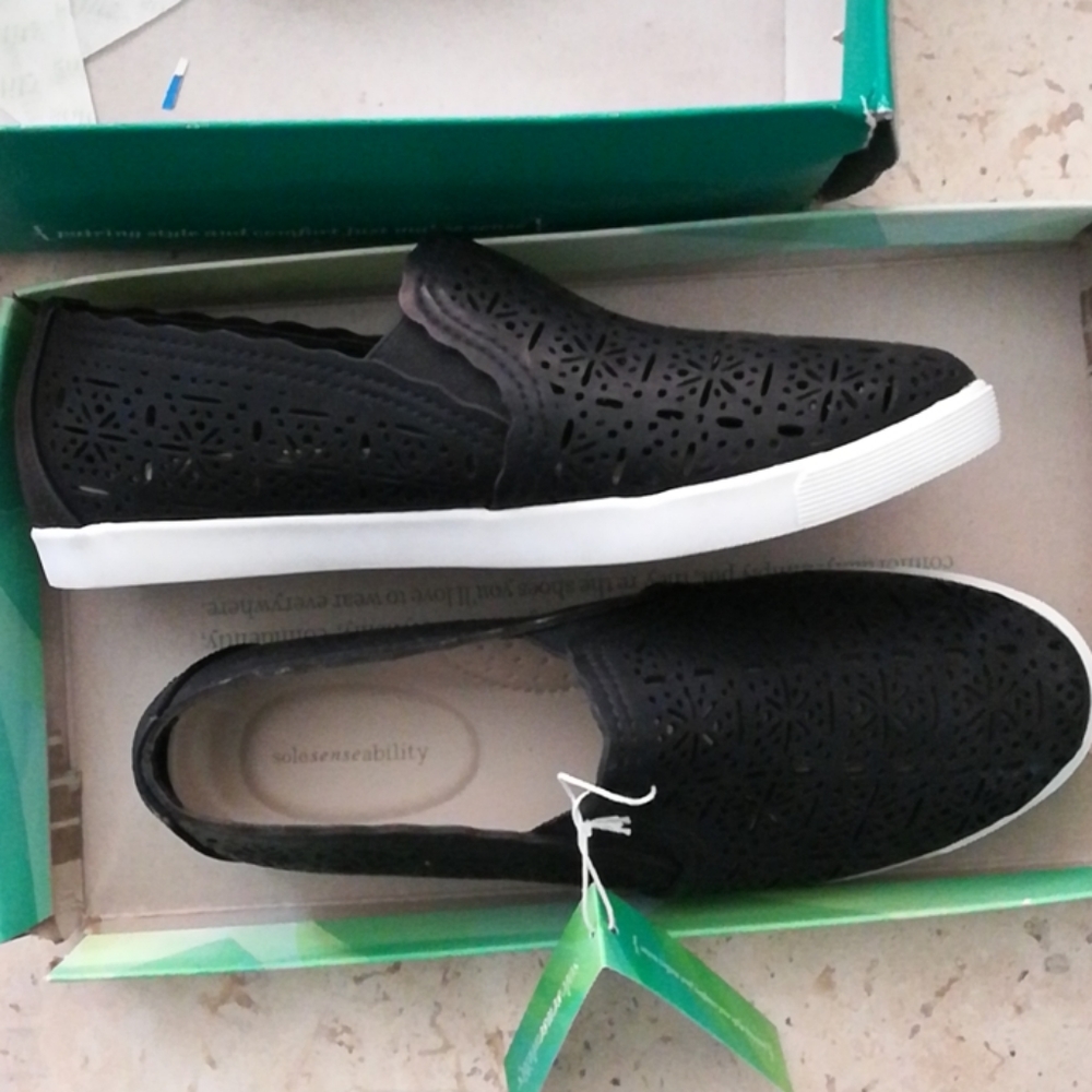Women's shoes